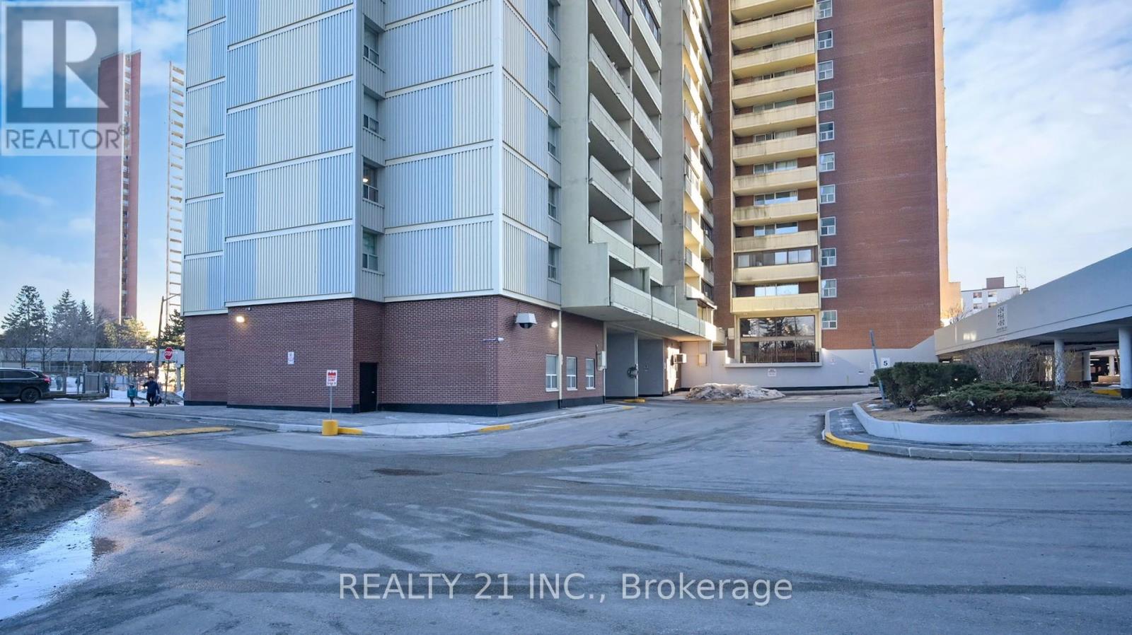 2103 - 5 Massey Square Property Photo 5