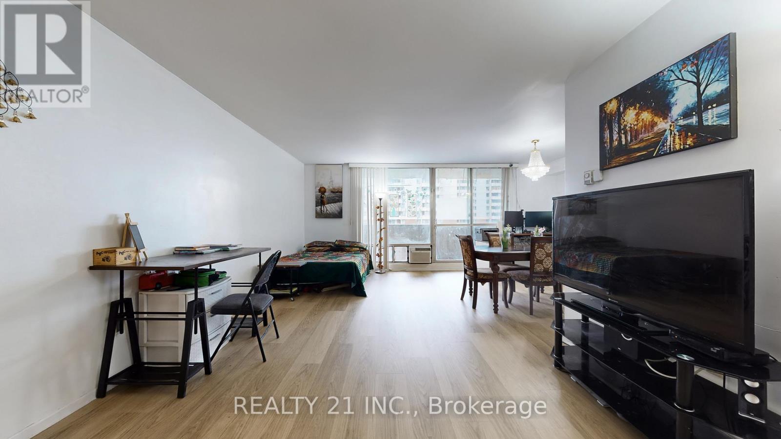 2103 - 5 Massey Square Property Photo 9