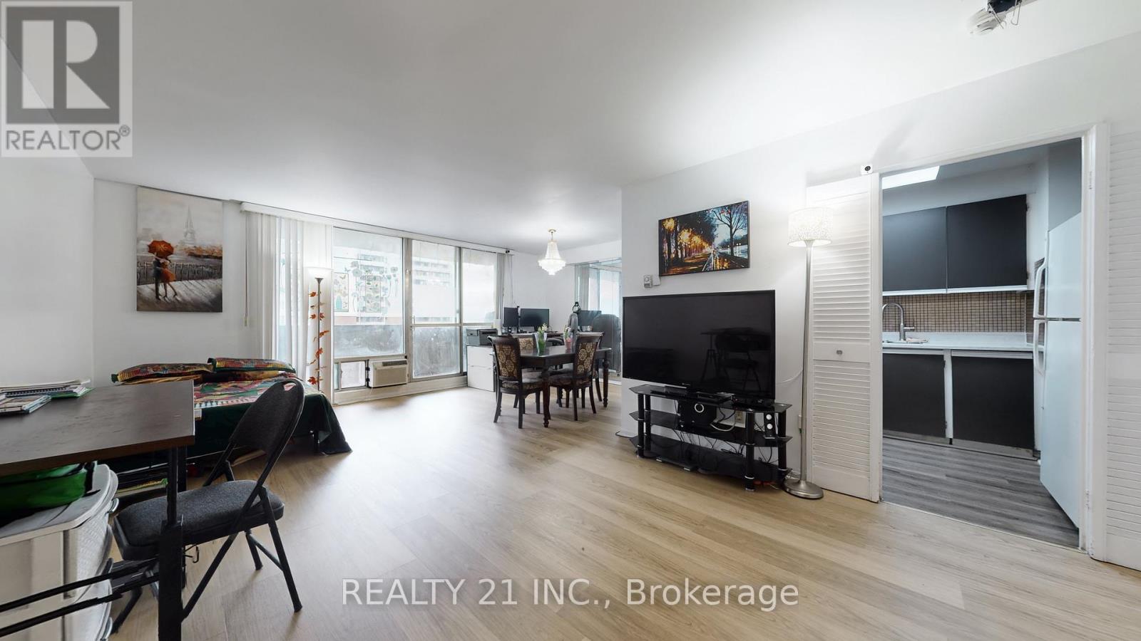 2103 - 5 Massey Square Property Photo 12