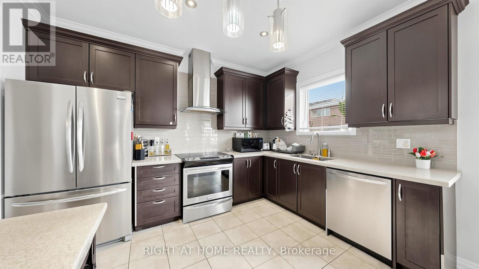 868 Wrenwood Drive Property Photo 12