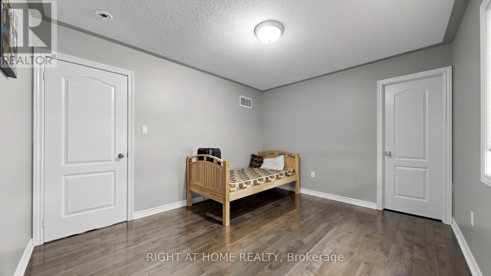 868 Wrenwood Drive Property Photo 28