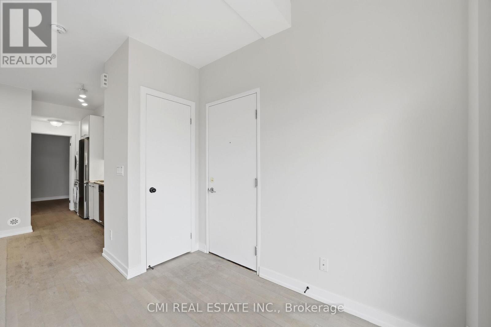 10 - 1321 Gerrard Street E Property Photo 13