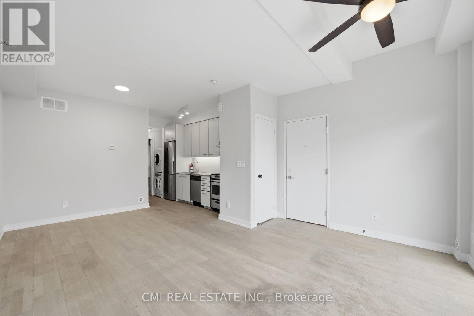 10 - 1321 Gerrard Street E Property Photo 14