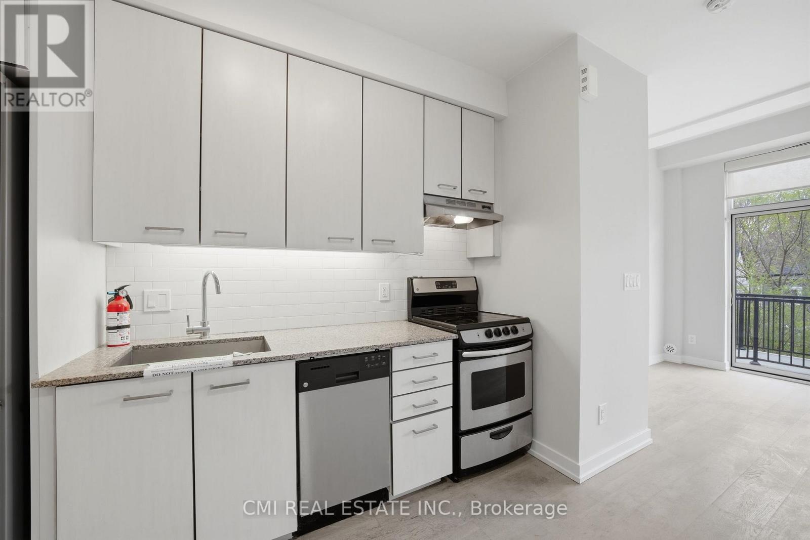 10 - 1321 Gerrard Street E Property Photo 19