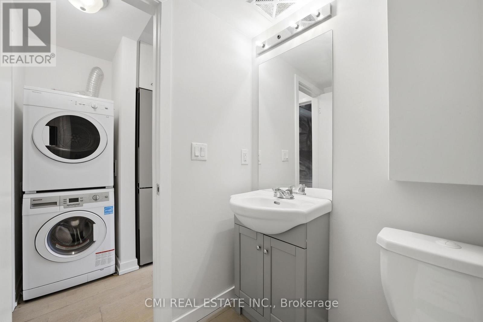 10 - 1321 Gerrard Street E Property Photo 26