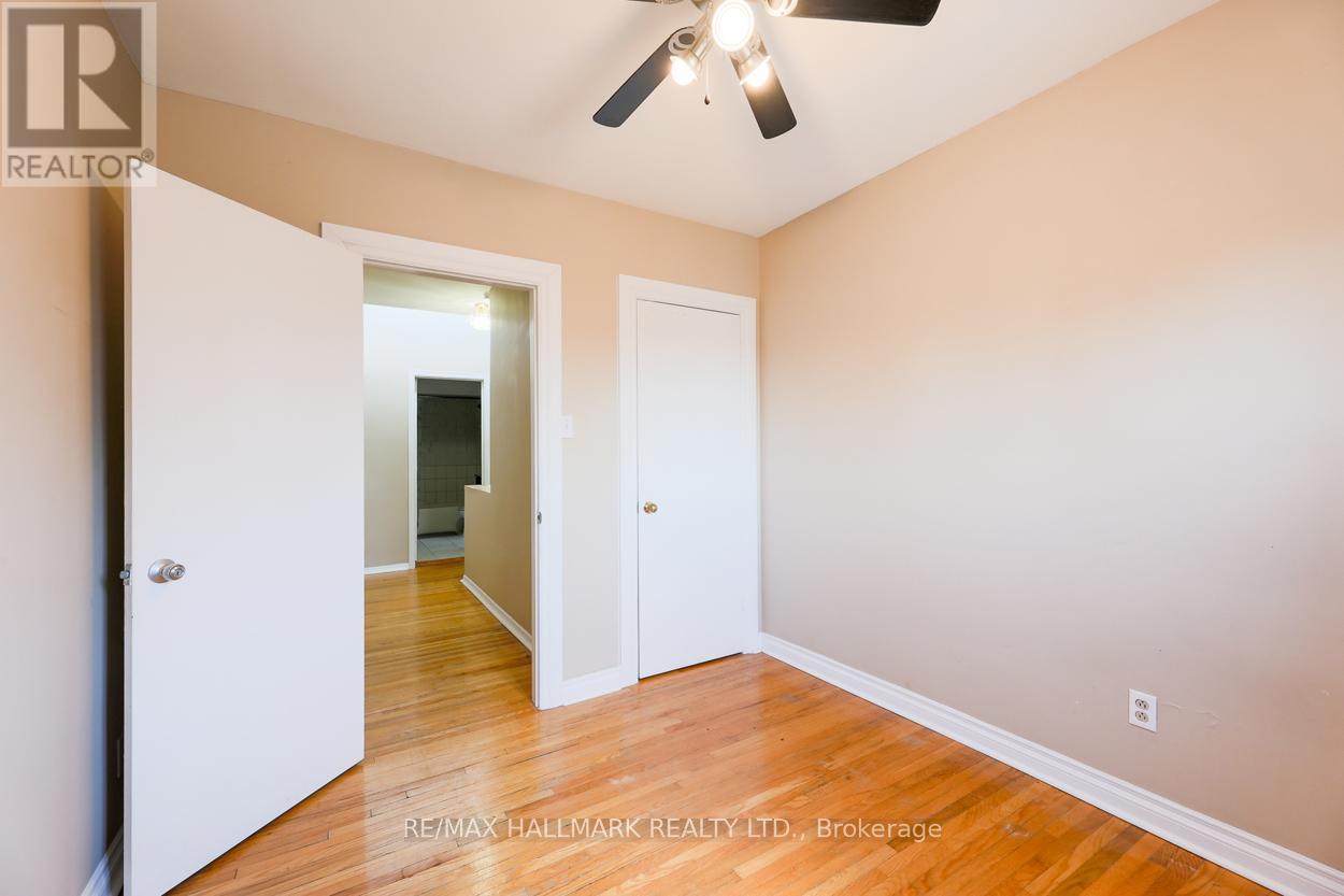 2 - 2844 Danforth Avenue Property Photo 14