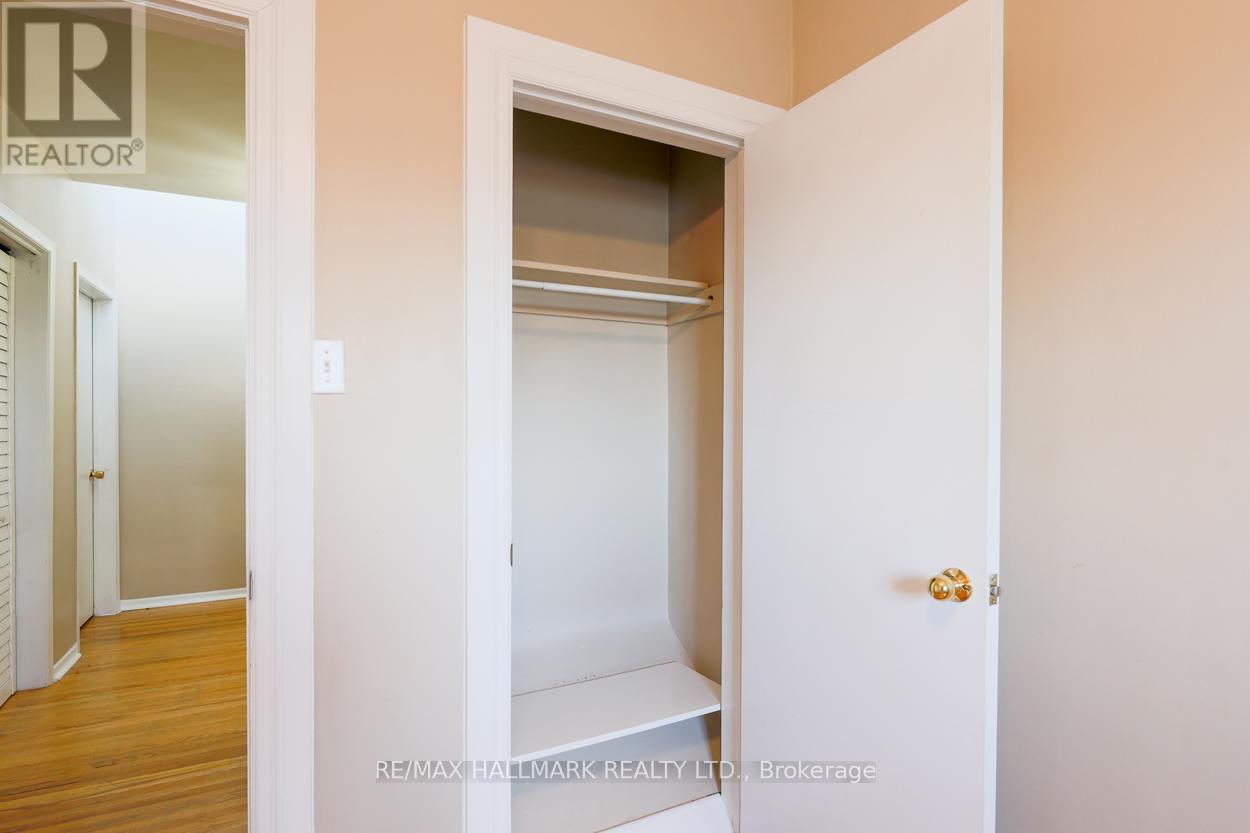 2 - 2844 Danforth Avenue Property Photo 15