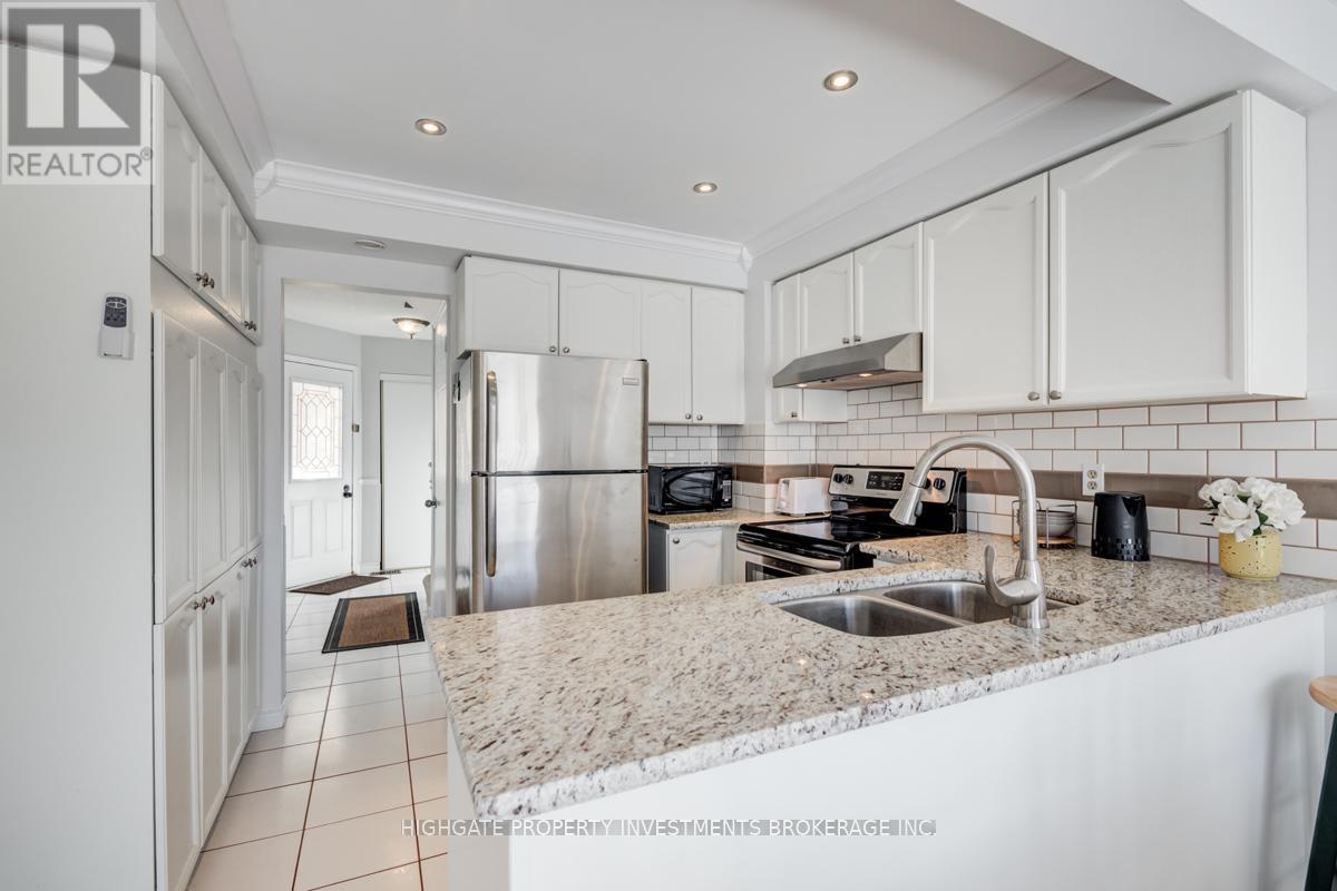 913 Dyer Court Property Photo 10