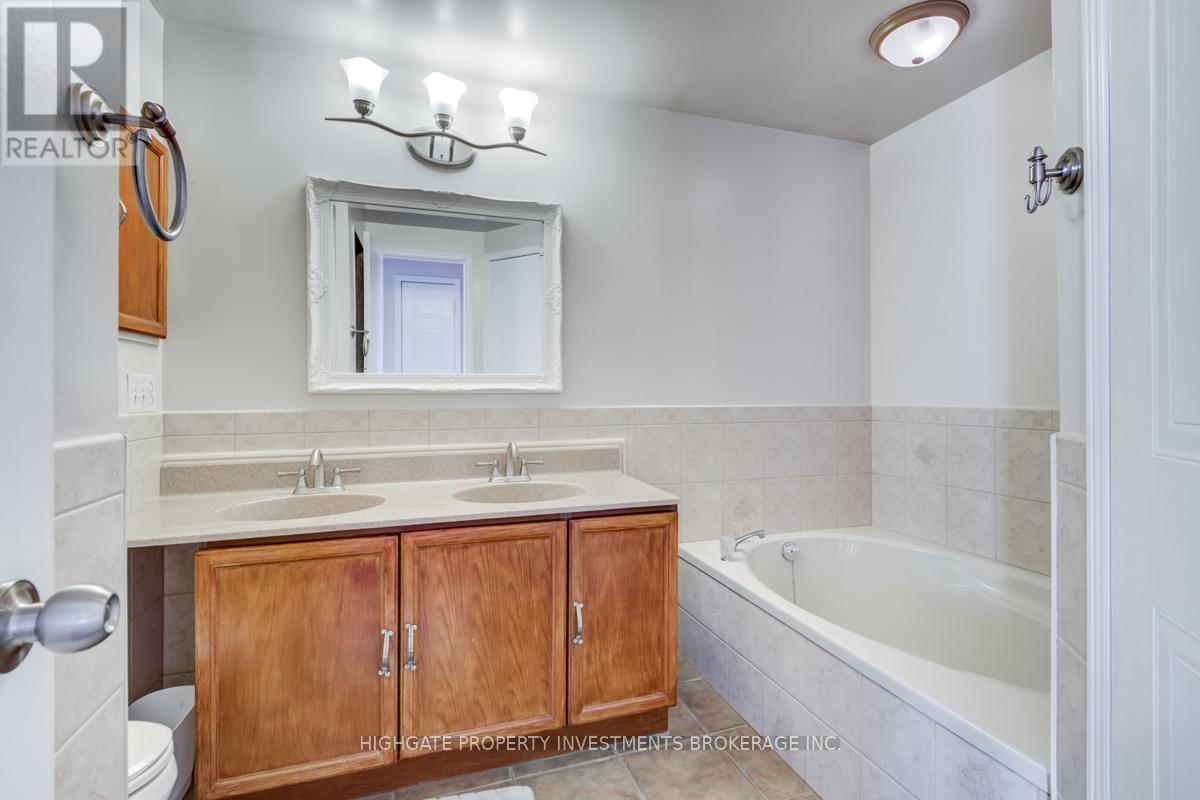913 Dyer Court Property Photo 16
