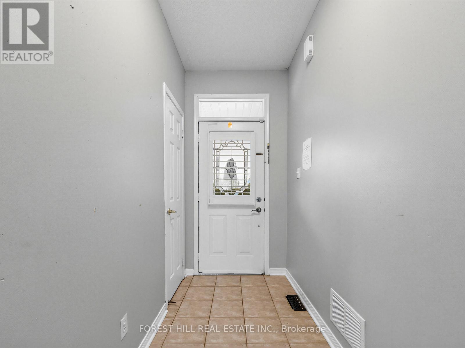 40 Croker Drive S Property Photo 4