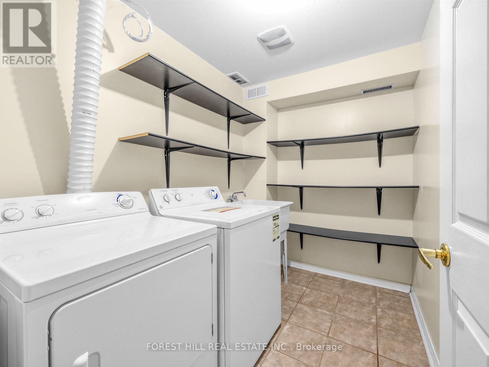 40 Croker Drive S Property Photo 26