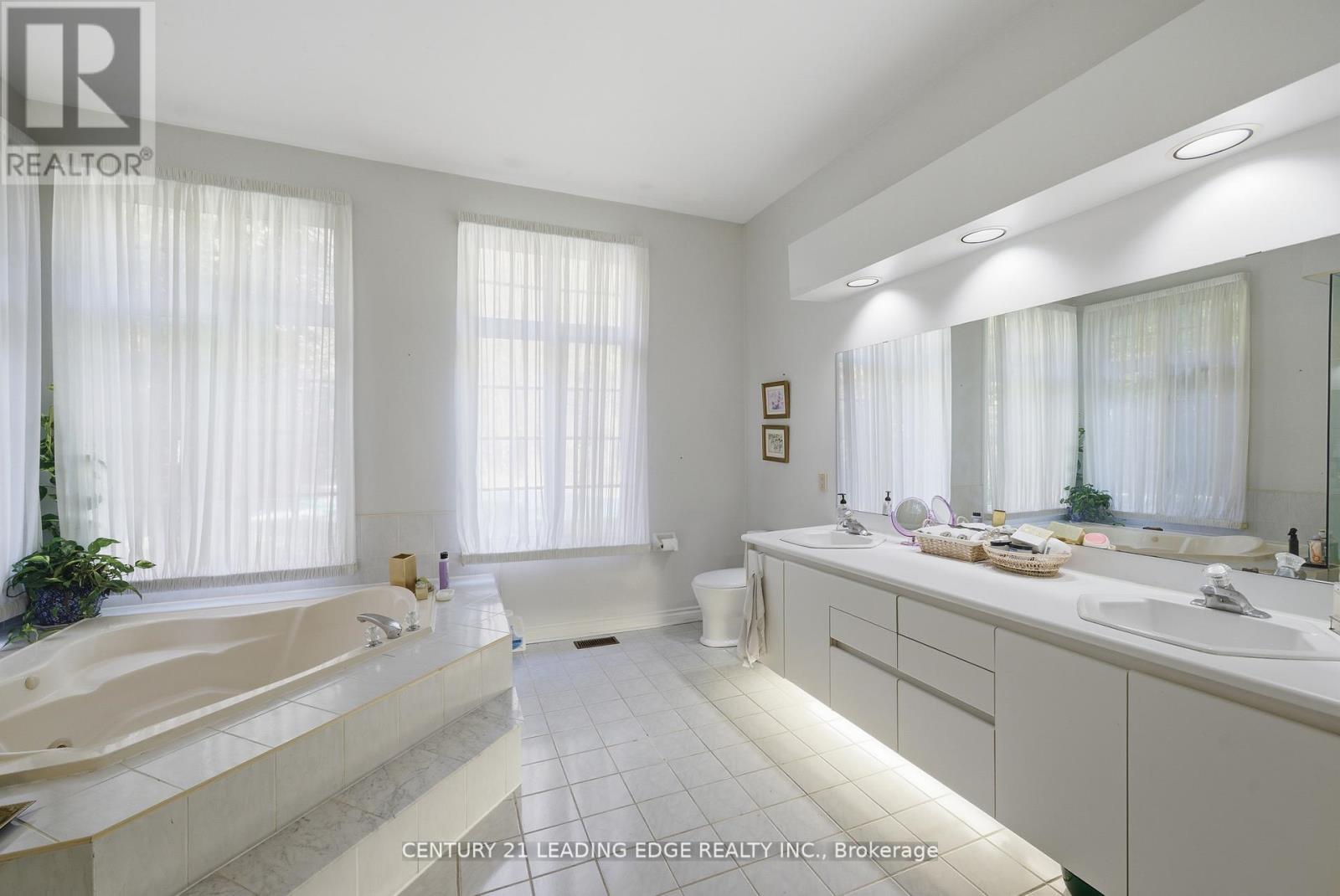 8 Bunhill Court Property Photo 32