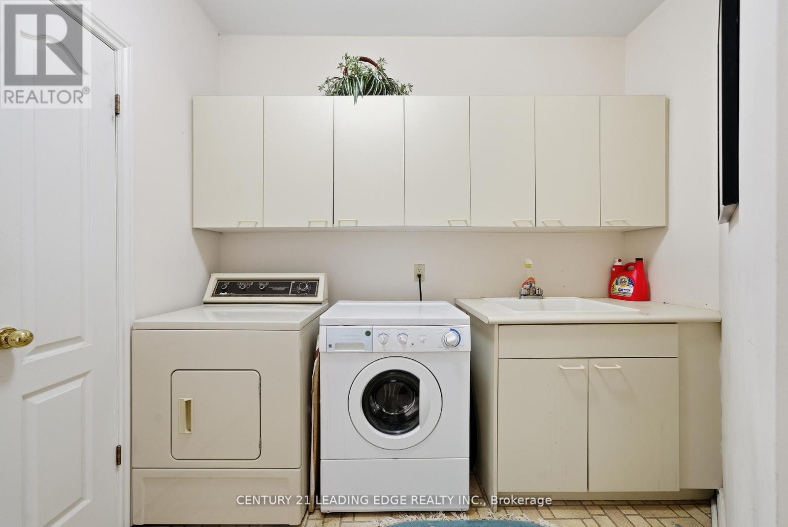 8 Bunhill Court Property Photo 36