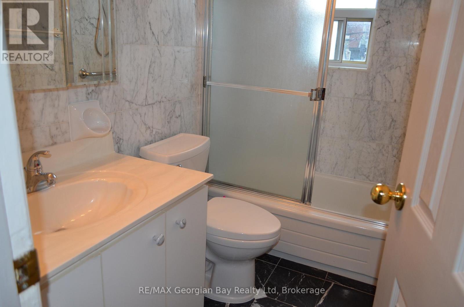 517 Milverton Boulevard Property Photo 6