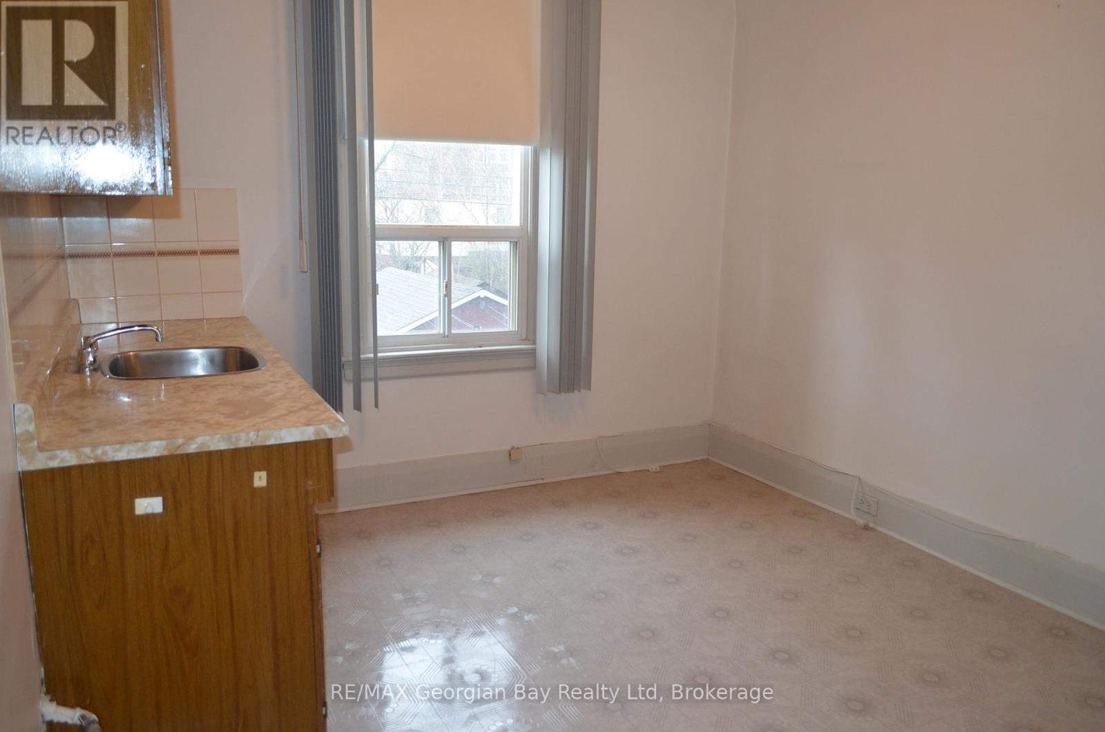 517 Milverton Boulevard Property Photo 7