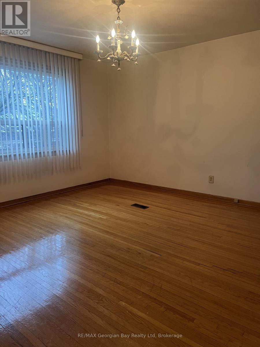 517 Milverton Boulevard Property Photo 10