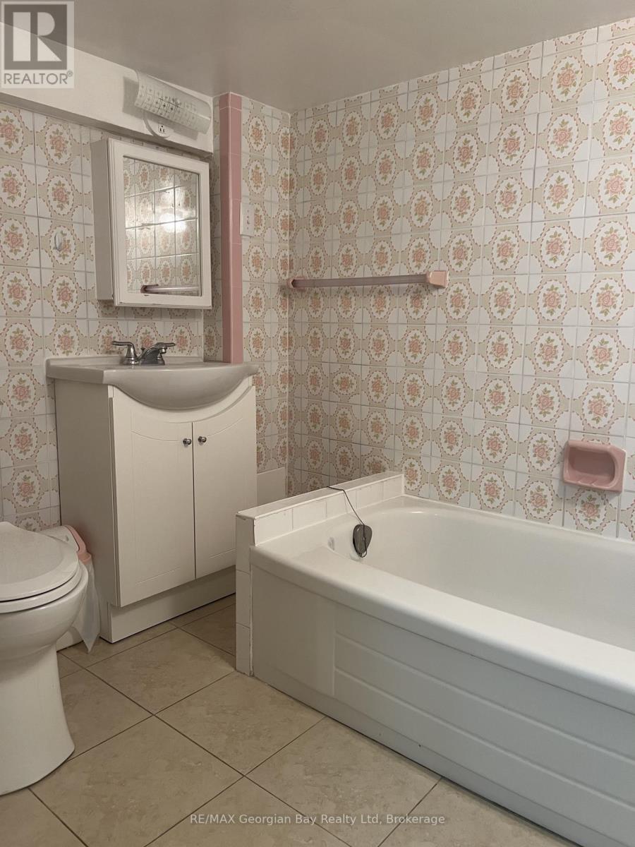 517 Milverton Boulevard Property Photo 14