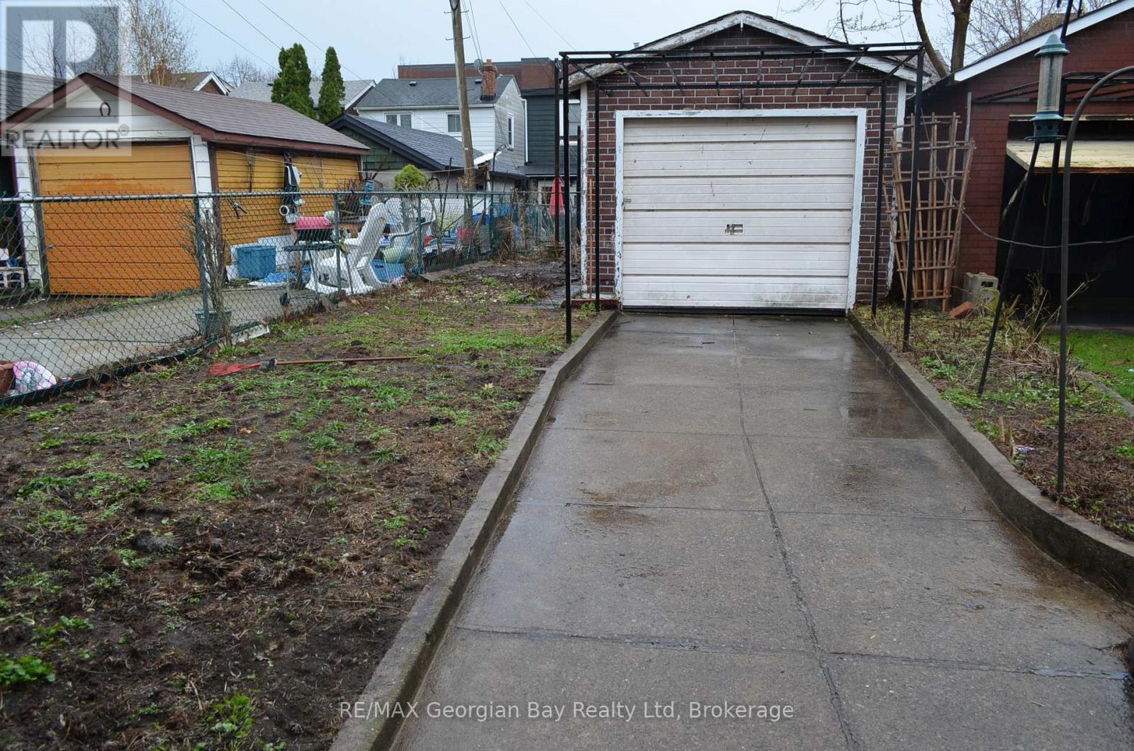 517 Milverton Boulevard Property Photo 16