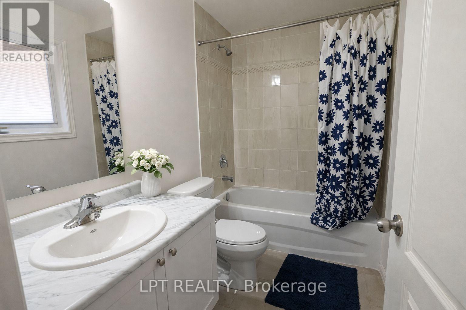 1852 Grandview Street N Property Photo 12