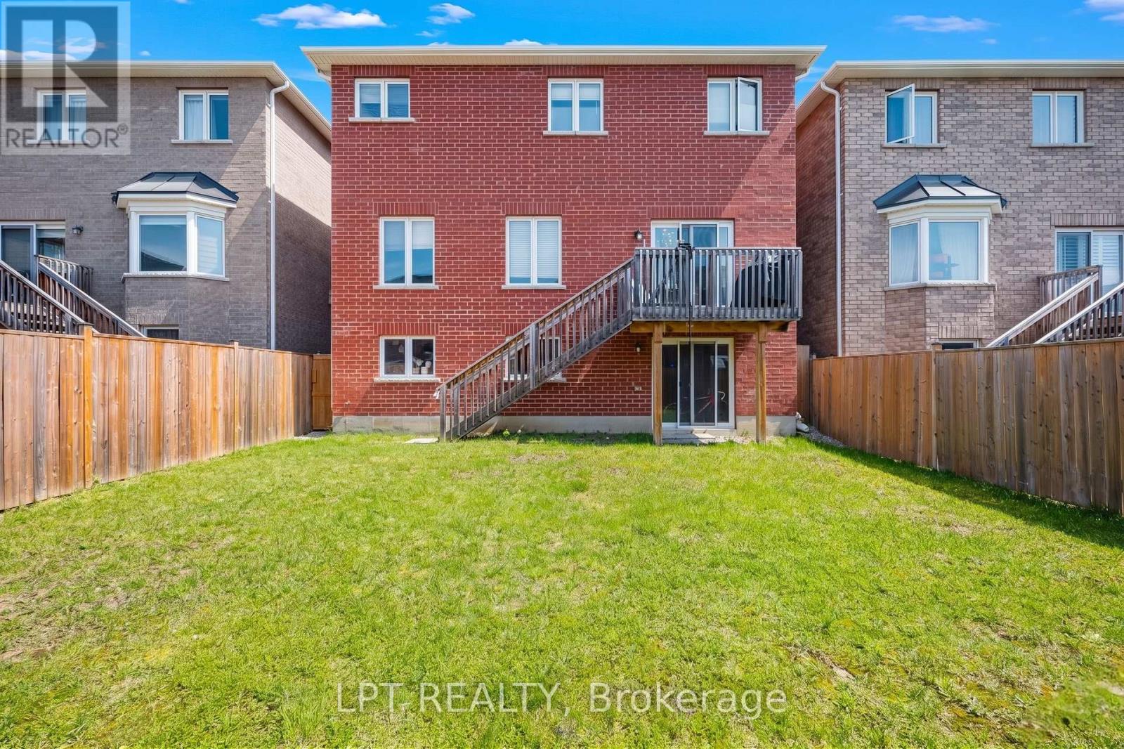 1852 Grandview Street N Property Photo 17