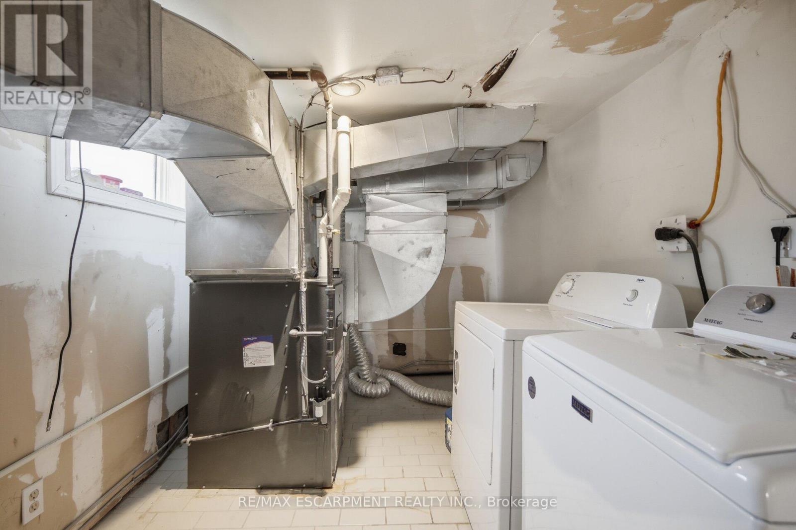 25 Colborne Street W Property Photo 32