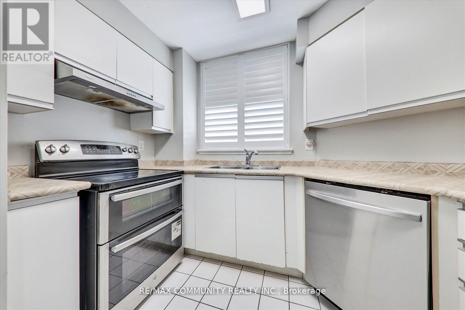 Ph11 - 430 Mclevin Avenue Property Photo 14