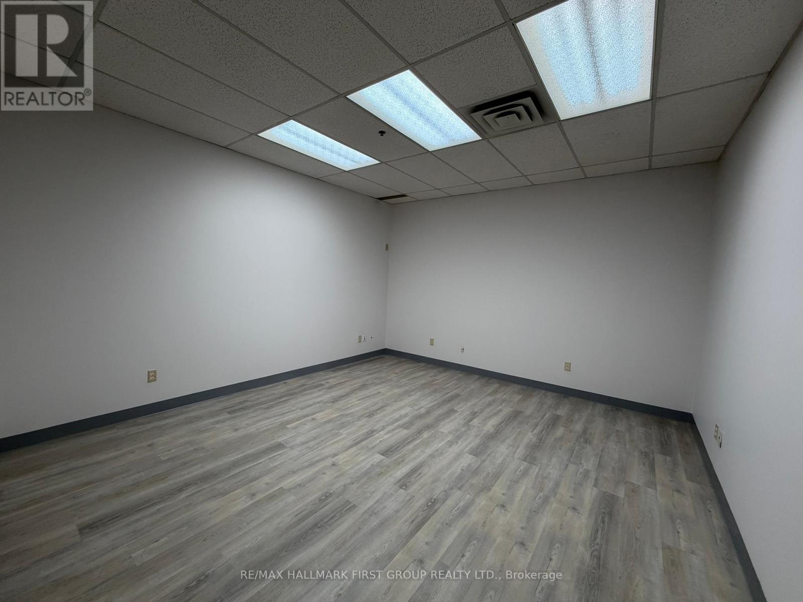 3 - 900 Mckay Road Property Photo 12