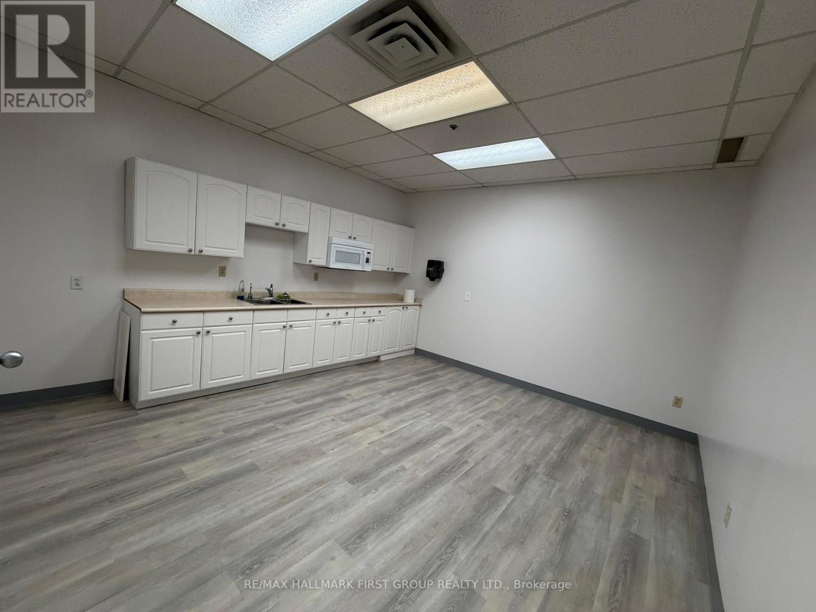 3 - 900 Mckay Road Property Photo 18