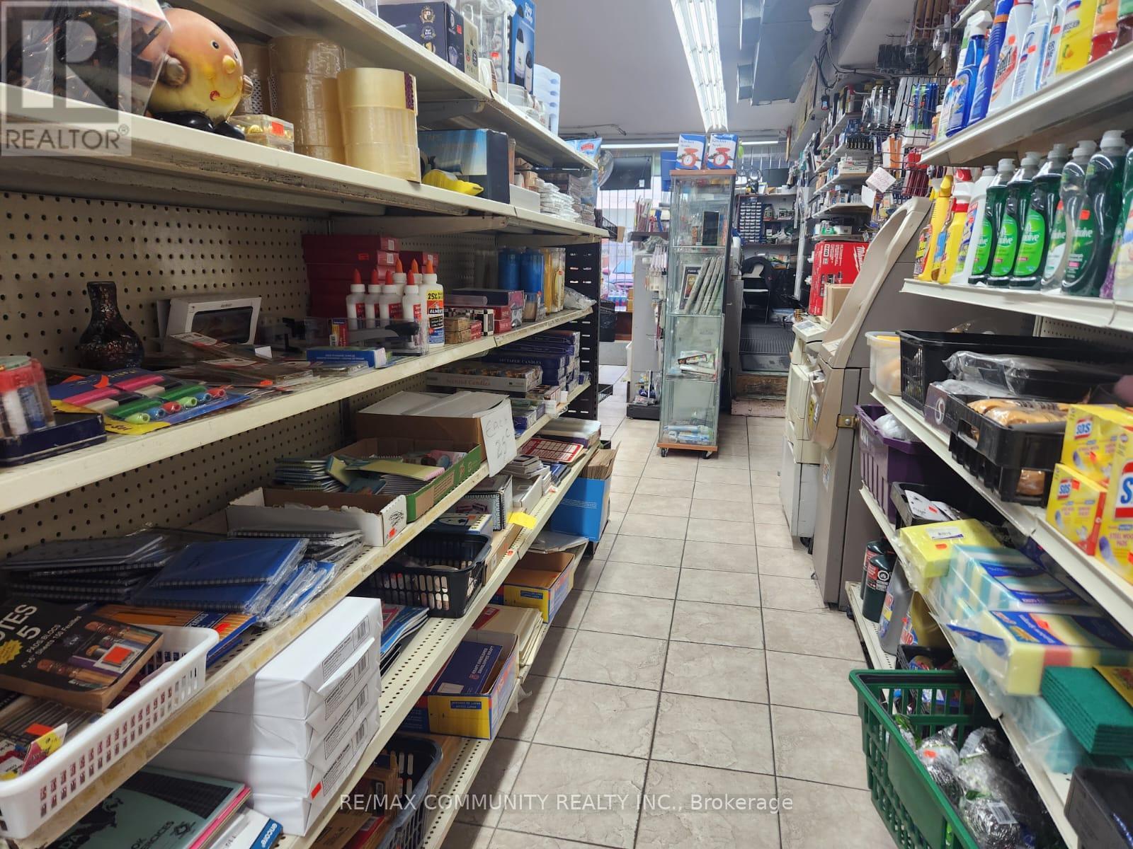 5 - 2404 Eglinton Avenue E Property Photo 3