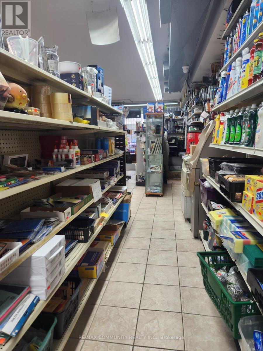 5 - 2404 Eglinton Avenue E Property Photo 4
