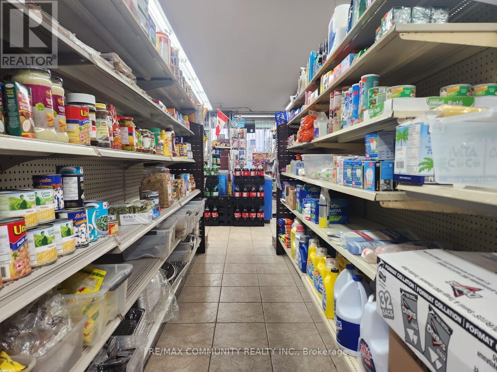 5 - 2404 Eglinton Avenue E Property Photo 8