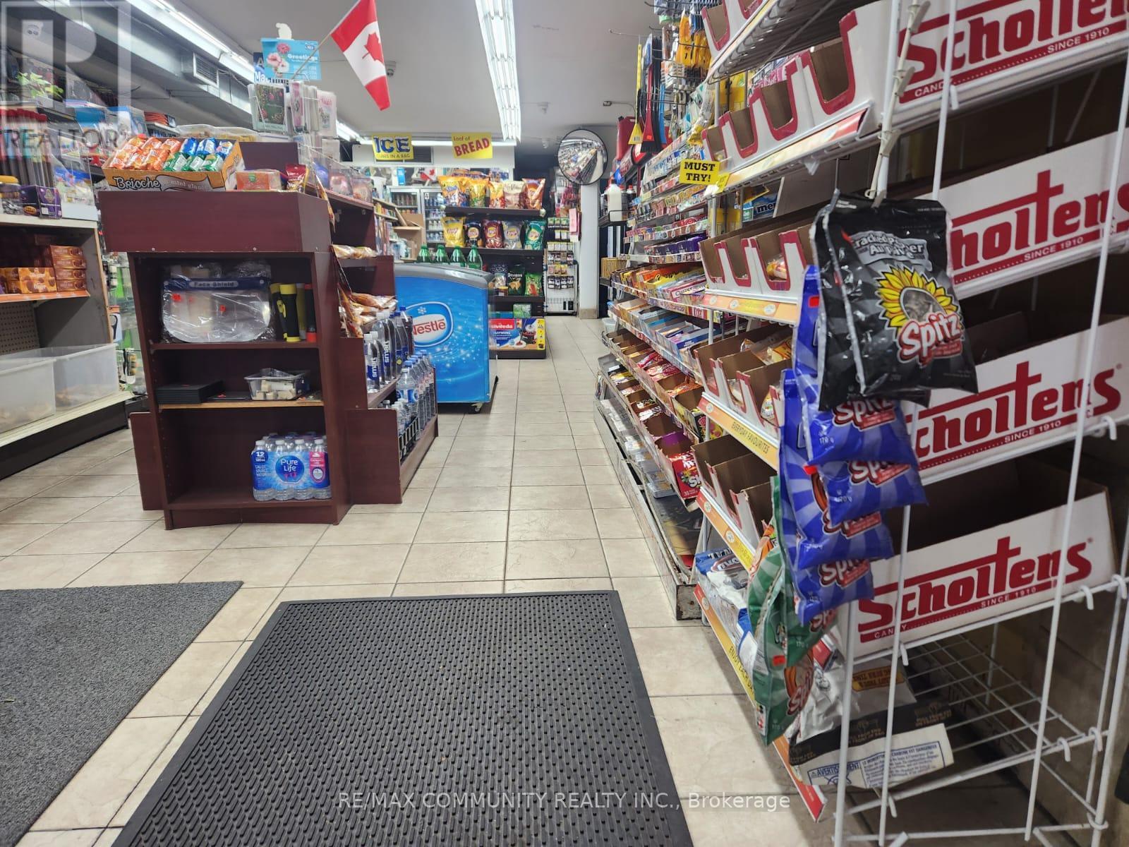 5 - 2404 Eglinton Avenue E Property Photo 9