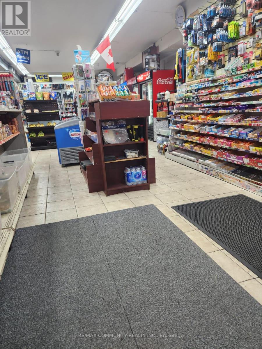5 - 2404 Eglinton Avenue E Property Photo 11