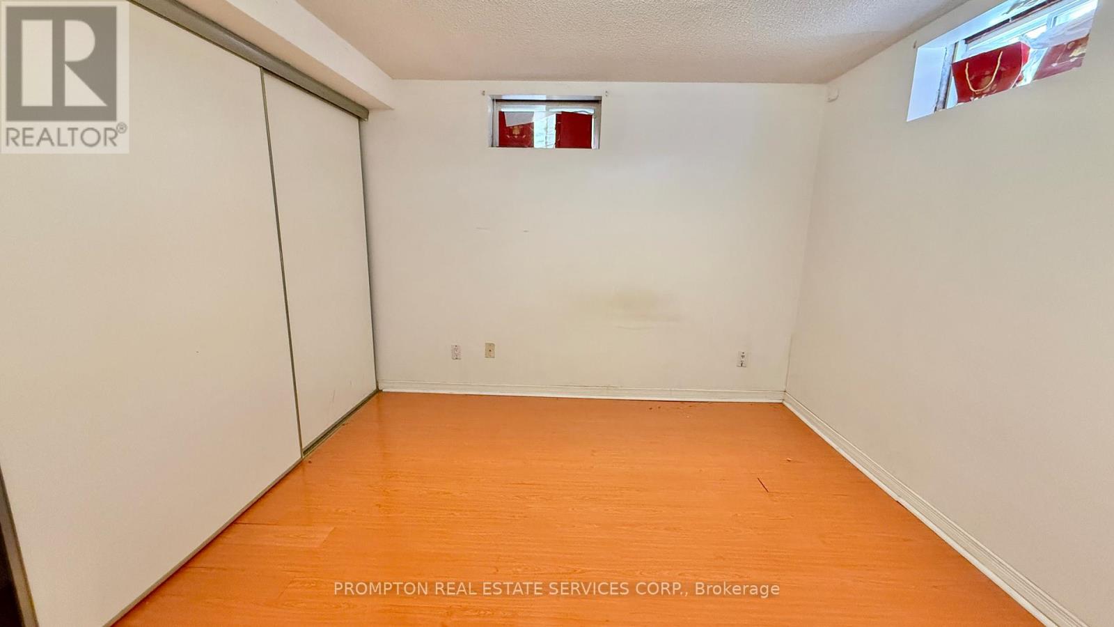 235 Roxanne Crescent Property Photo 6