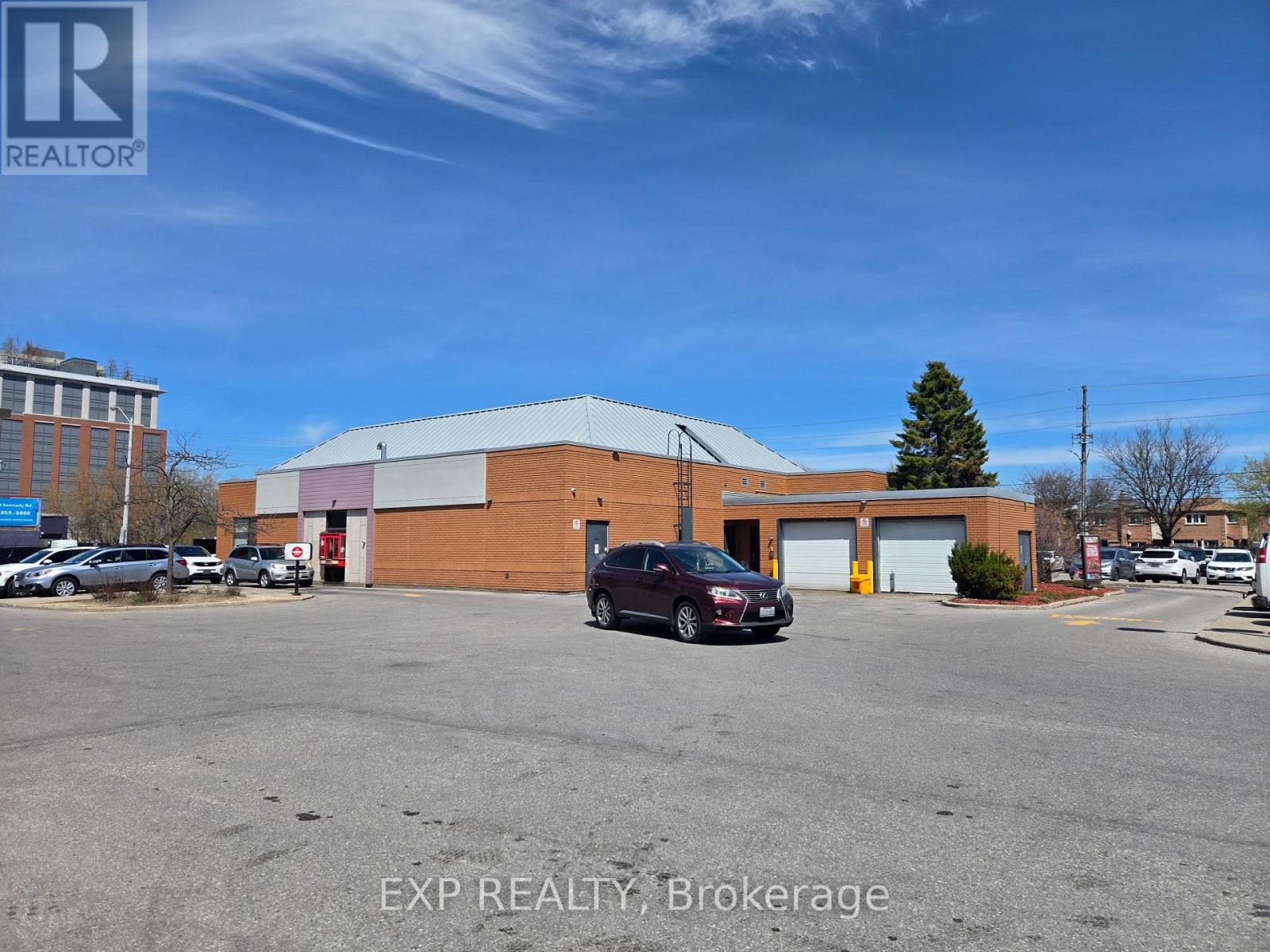 B10 - 4779 Steeles Avenue E Property Photo 2