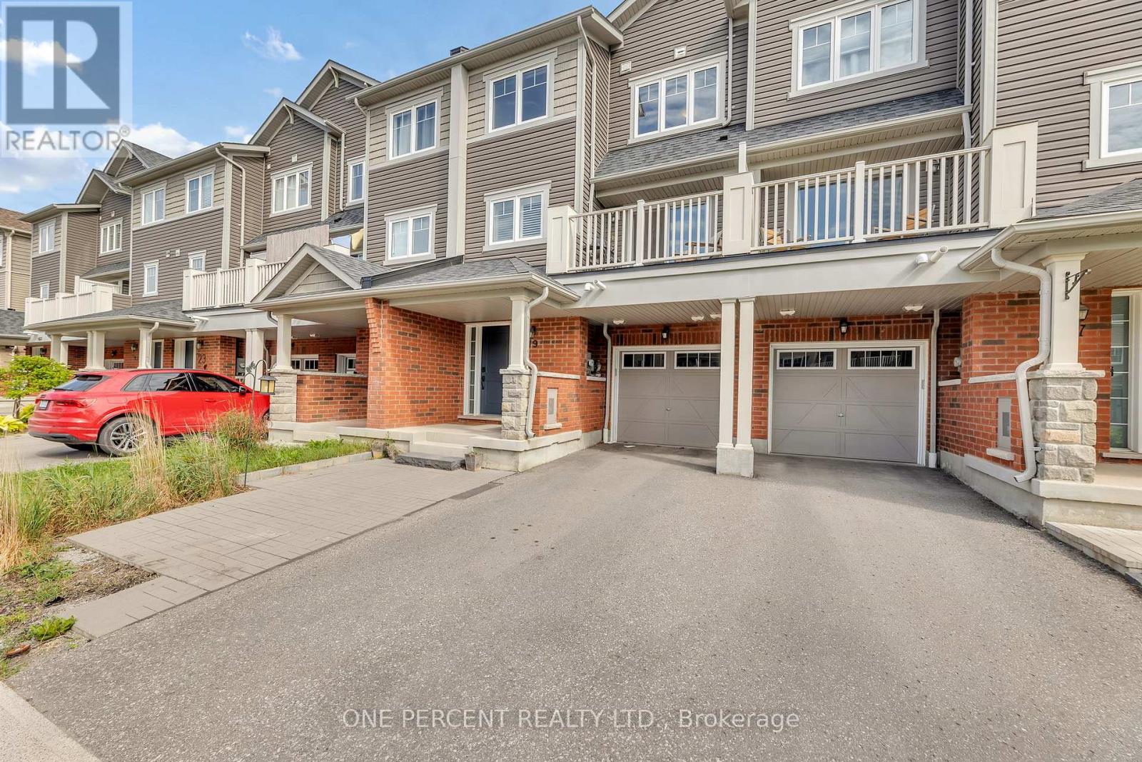 19 NEARCO CRESCENT Property Photo 1