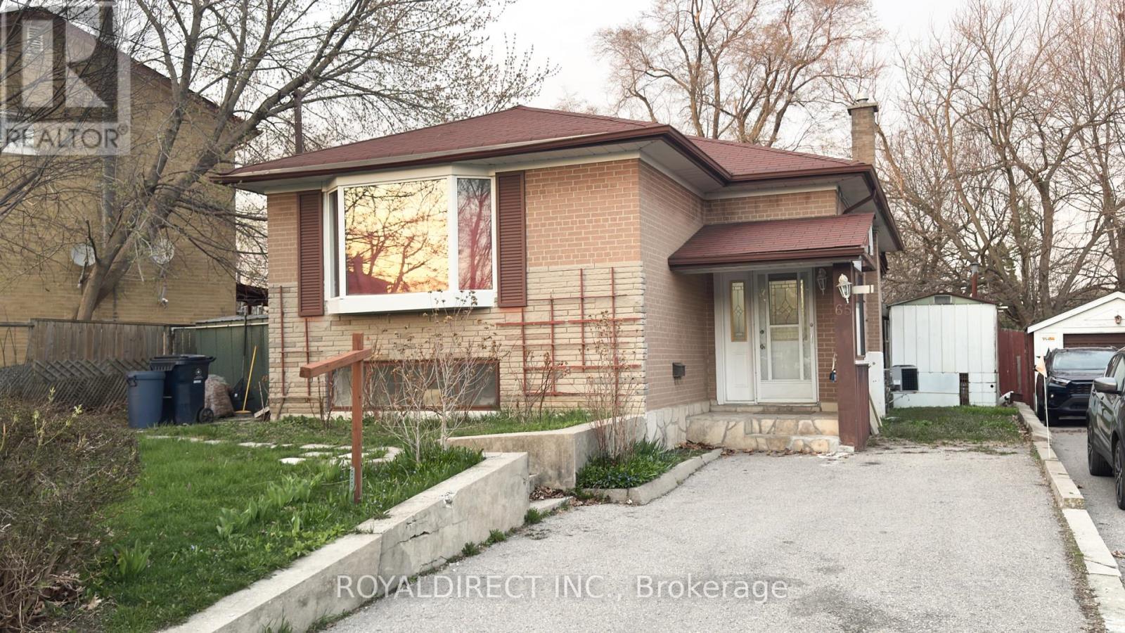 65 Sharbot Avenue Property Photo 2