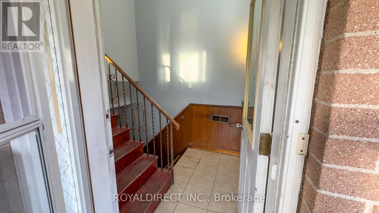 65 Sharbot Avenue Property Photo 6
