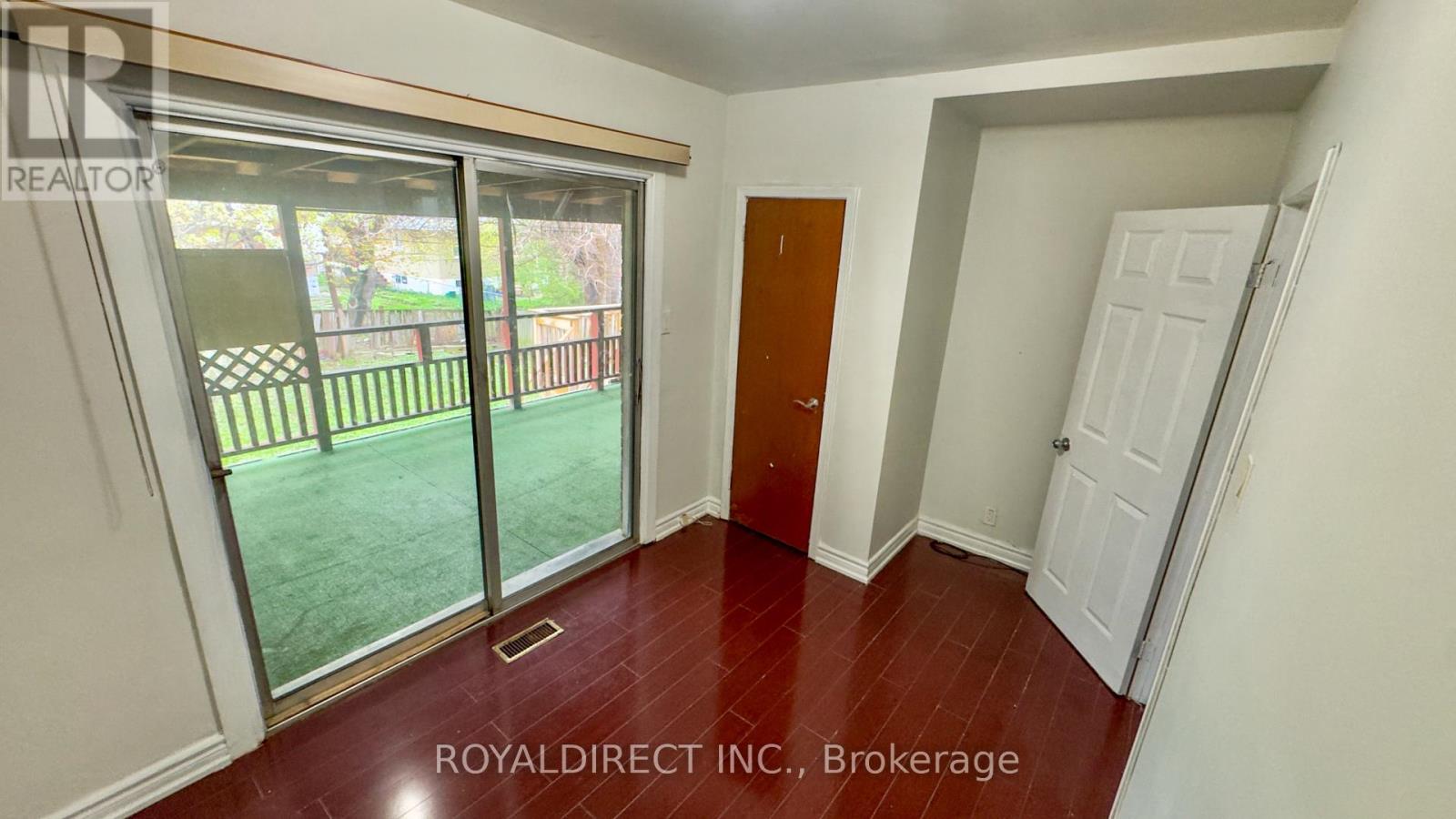 65 Sharbot Avenue Property Photo 13