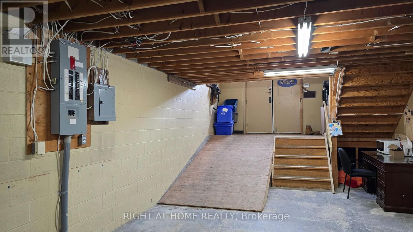 237 Queen Street Property Photo 2