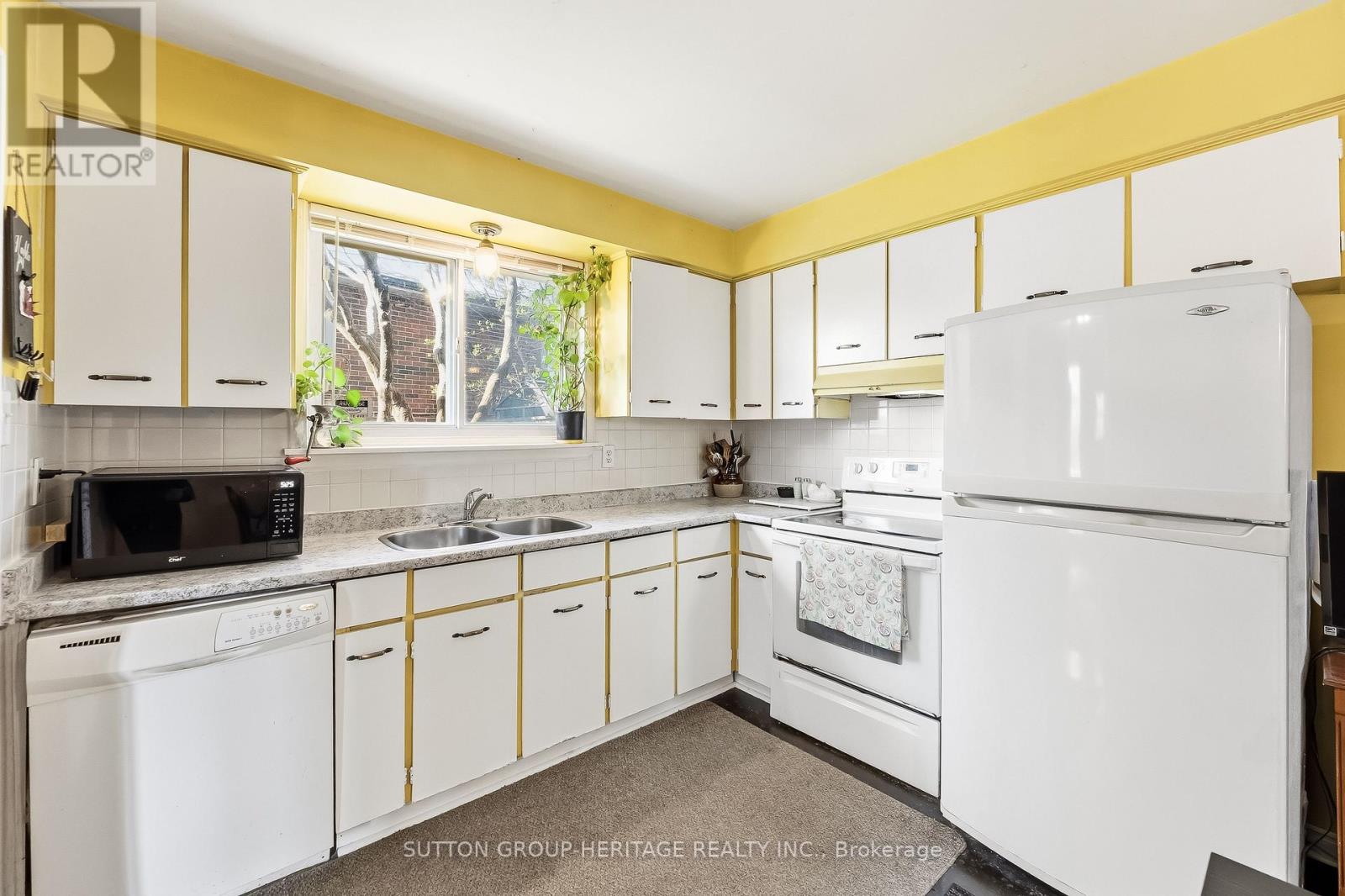 35 Albery Crescent Property Photo 9