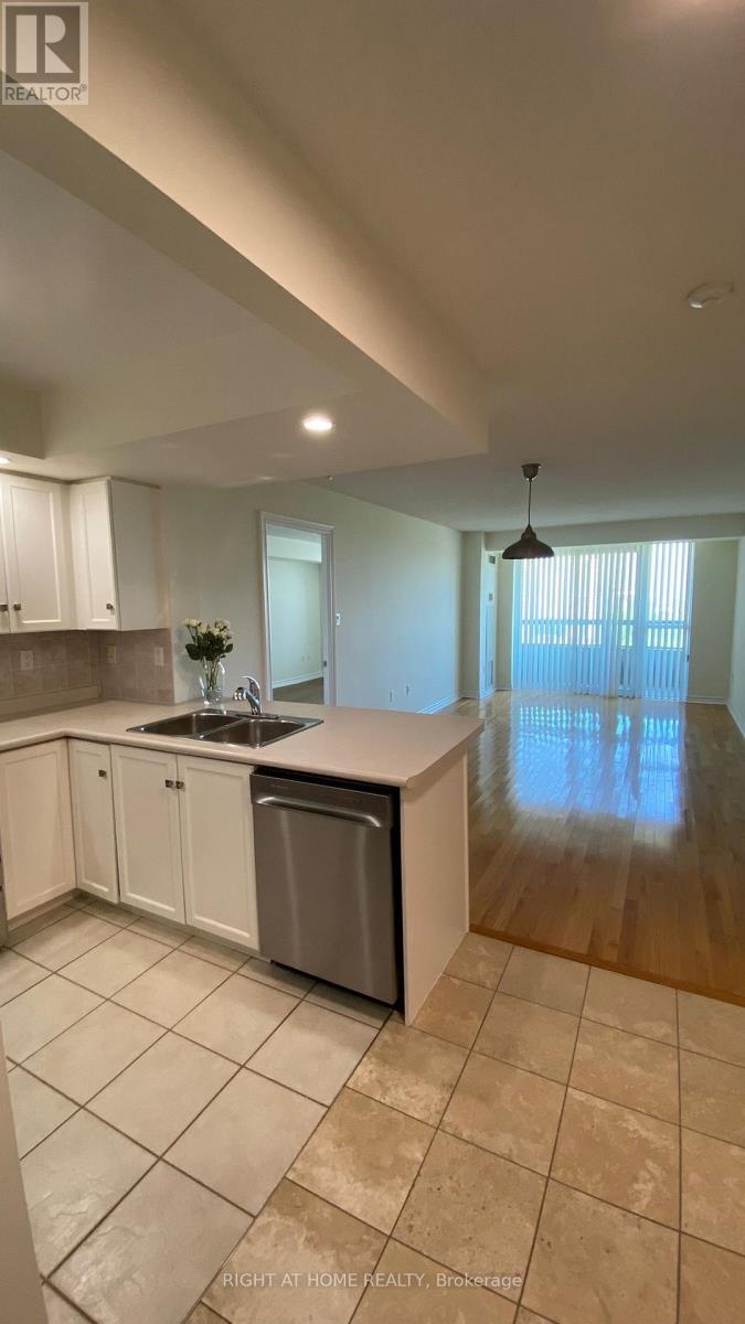 2133 - 125 Omni Drive Property Photo 15