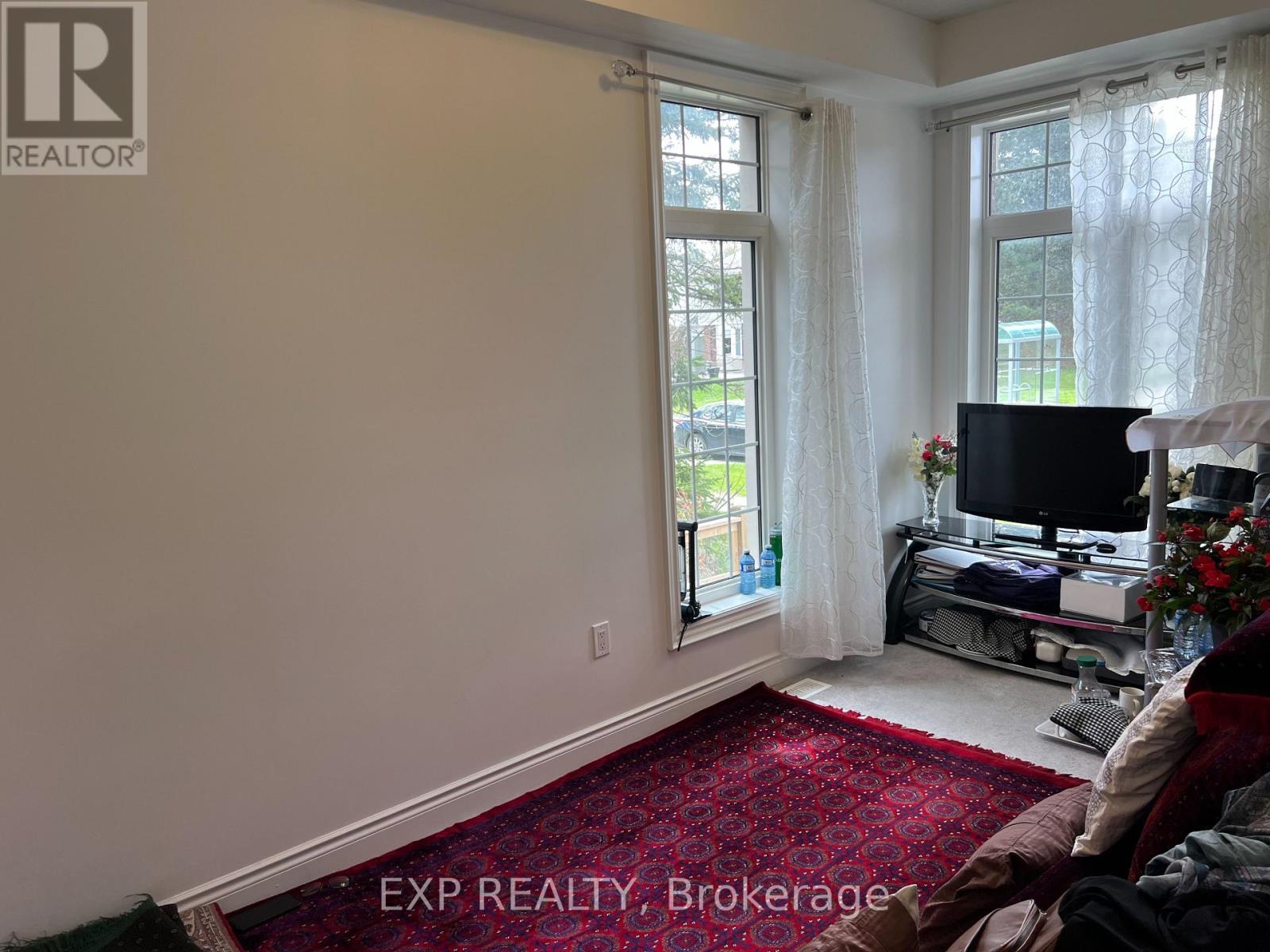 947 Finley Avenue Property Photo 6