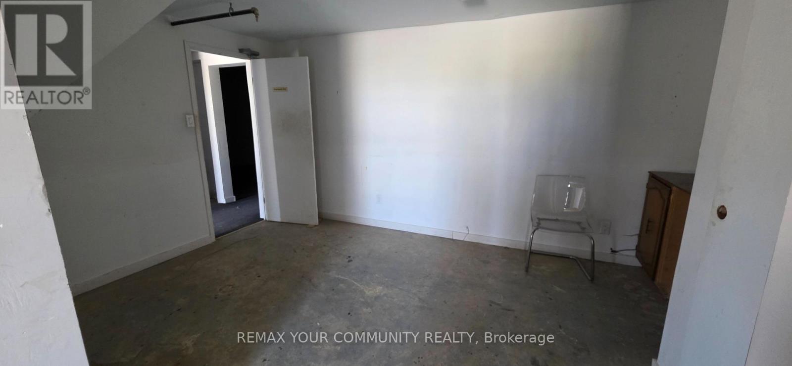 7 - 689 Warden Avenue Property Photo 8