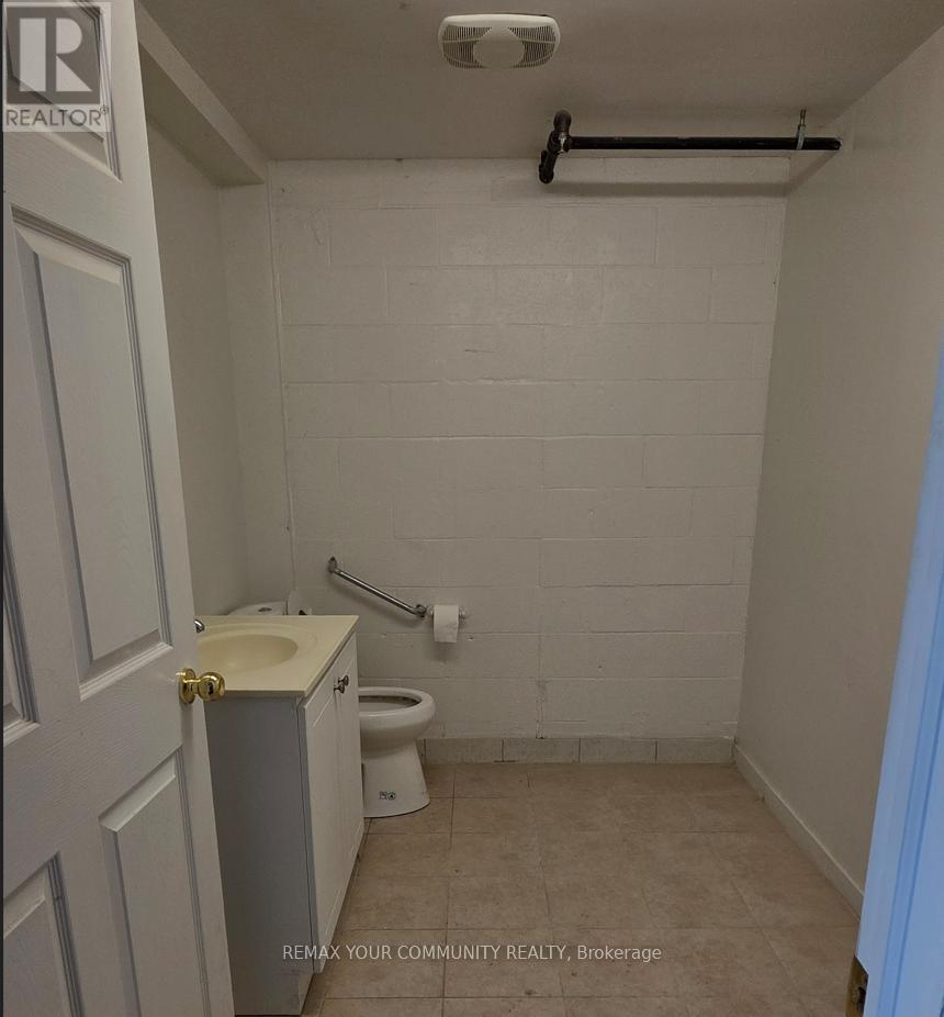 7 - 689 Warden Avenue Property Photo 10