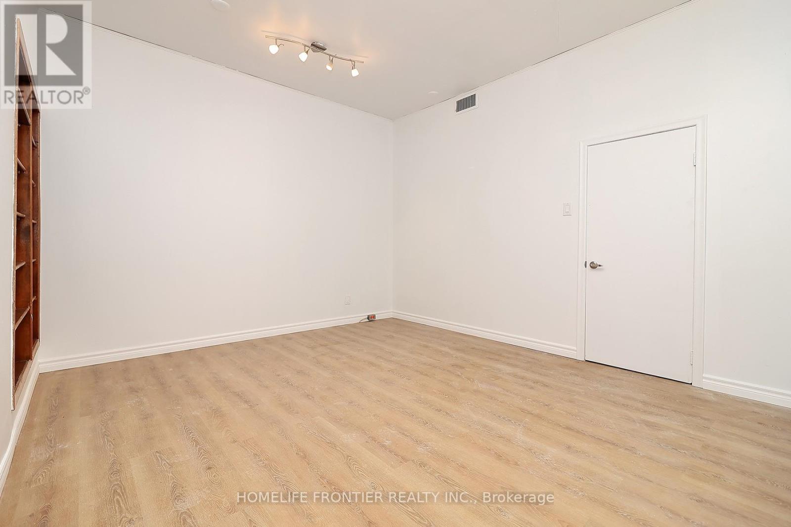 2354 Danforth Avenue Property Photo 6