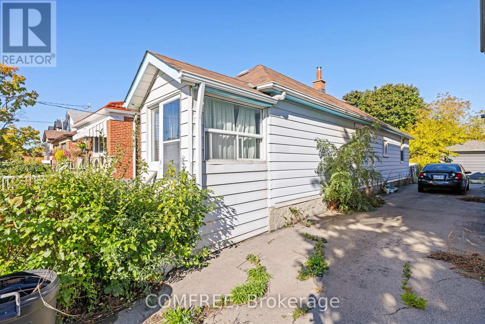 18 Glasgow Avenue Property Photo 2