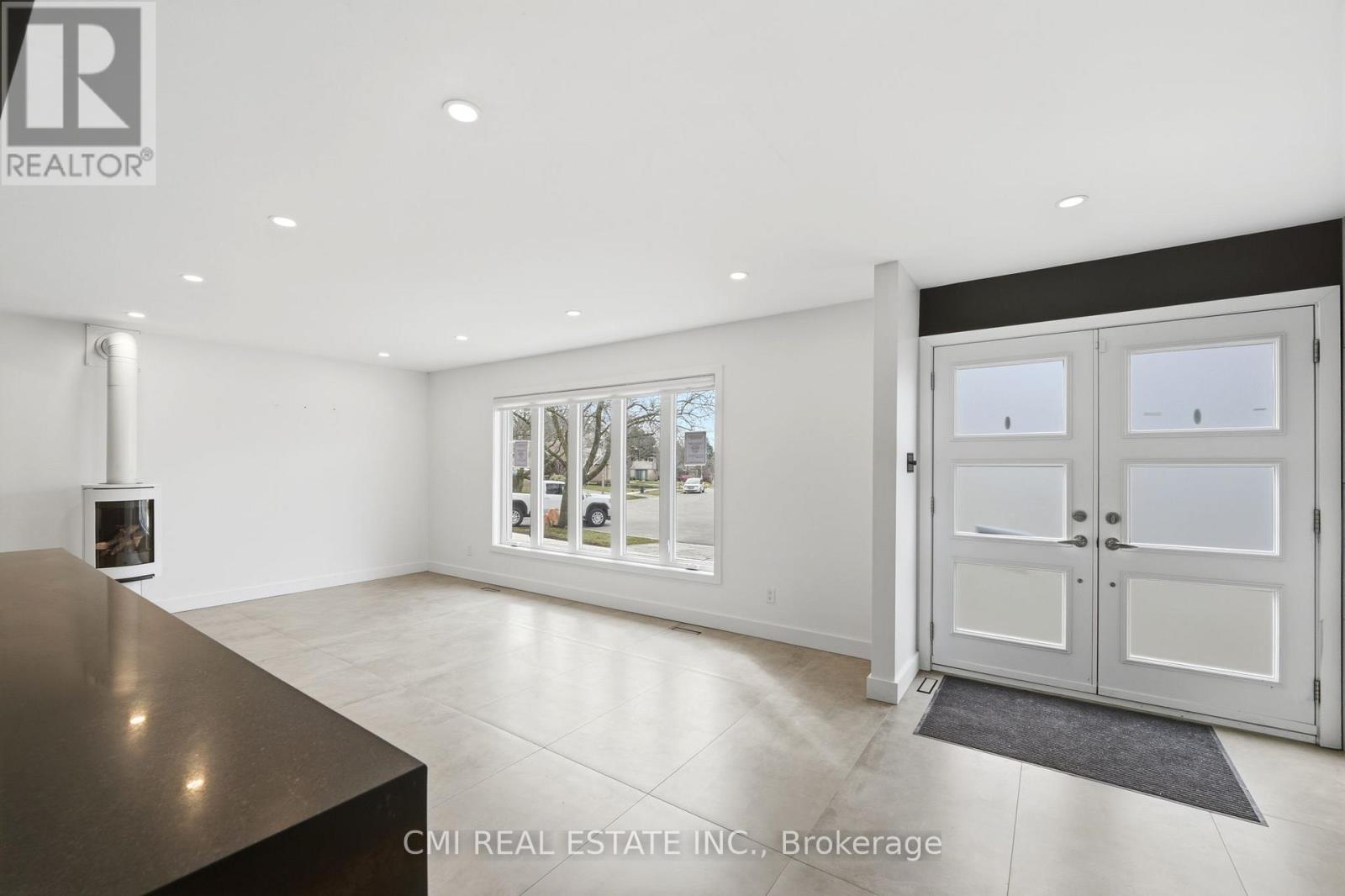 23 Logstone Crescent Property Photo 6