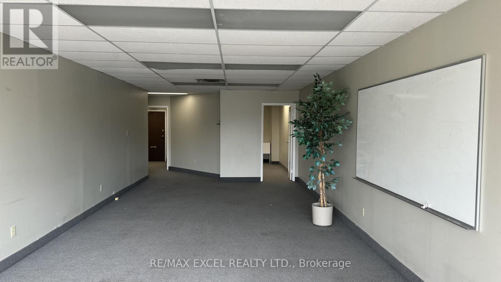 209 - 2425 Eglinton Avenue E Property Photo 3
