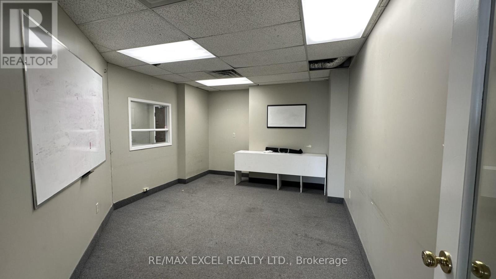 209 - 2425 Eglinton Avenue E Property Photo 4